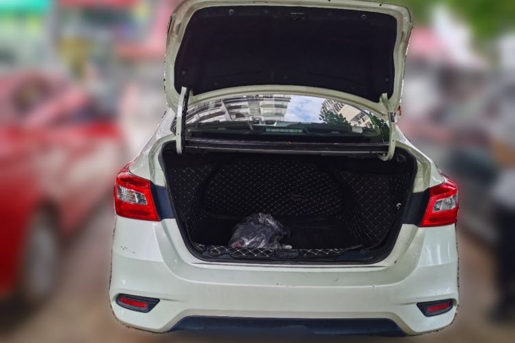 Used Nissan Sylphy 2021 Classic 1.6XE CVT Comfort Edition Trunk