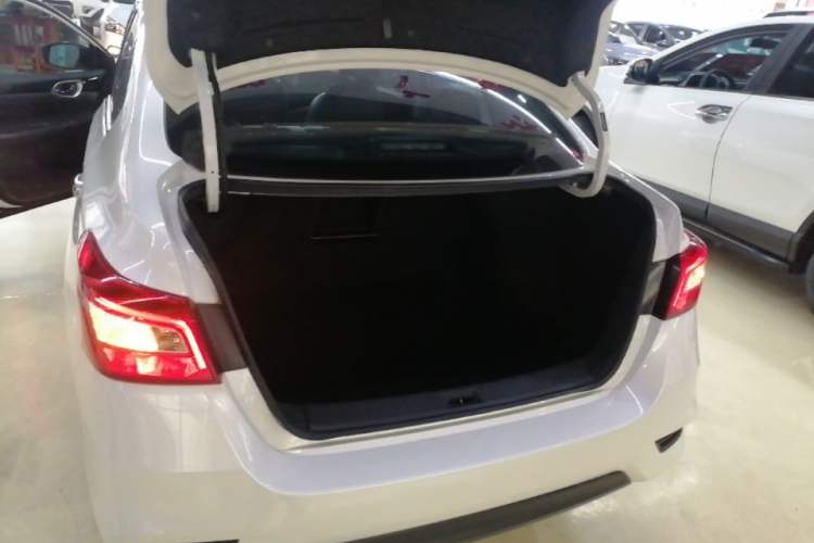 Used Nissan Sylphy 2021 Classic 1.6XL CVT Luxury Edition Trunk