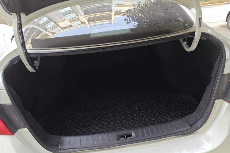 Used Nissan Sylphy 2021 Classic 1.6XE CVT Comfort Edition Trunk