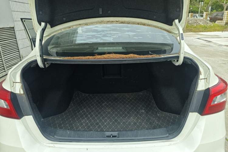Used Nissan Sylphy 2021 Classic 1.6XL CVT Luxury Edition Trunk