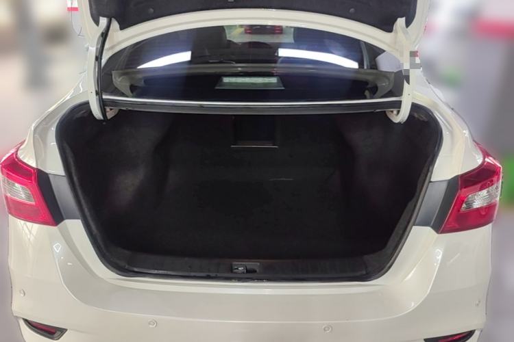 Used Nissan Sylphy 2021 Classic 1.6XL CVT Luxury Edition Trunk