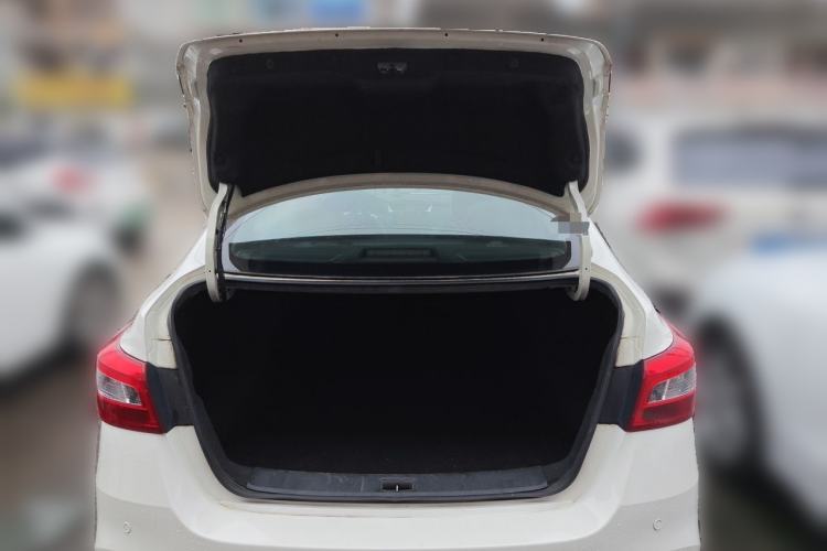 Used Nissan Sylphy 2021 Classic 1.6XE CVT Exclusive Edition Trunk