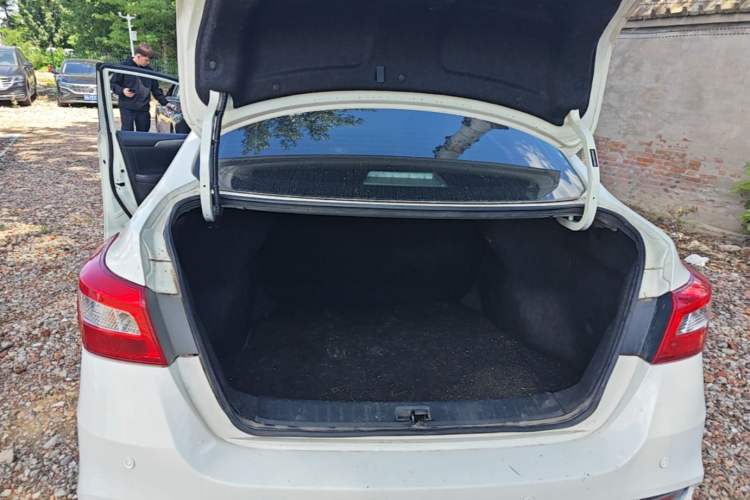 Used Nissan Sylphy 2021 Classic 1.6XE CVT Comfort Edition Trunk