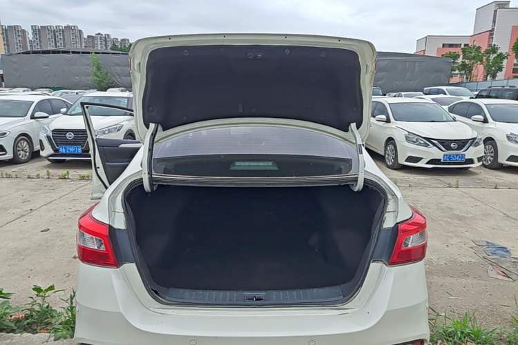 Used Nissan Sylphy 2021 Classic 1.6XE CVT Exclusive Edition Trunk