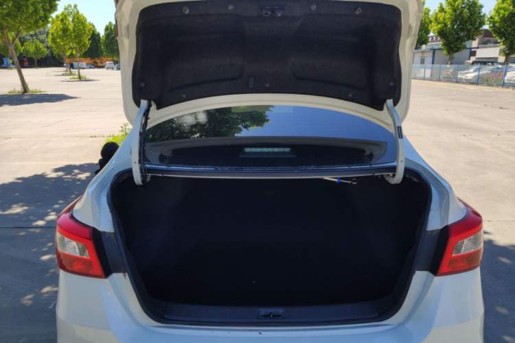 Used Nissan Sylphy 2021 Classic 1.6XE CVT Comfort Edition Trunk