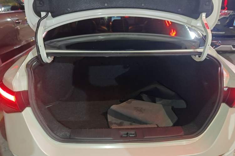 Used Nissan Sylphy 2021 1.6L XL CVT Enjoyment Edition Trunk