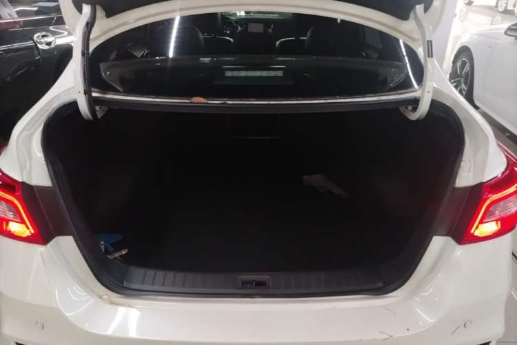 Used Nissan Sylphy 2021 Classic 1.6XL CVT Luxury Edition Trunk