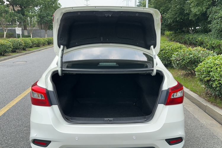Used Nissan Sylphy 2021 Classic 1.6XL CVT Luxury Edition Trunk