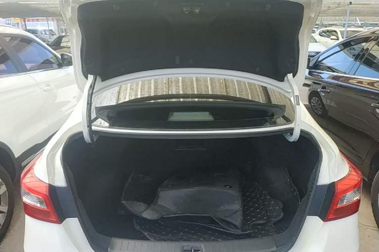 Used Nissan Sylphy 2021 Classic 1.6XL CVT Luxury Edition Trunk