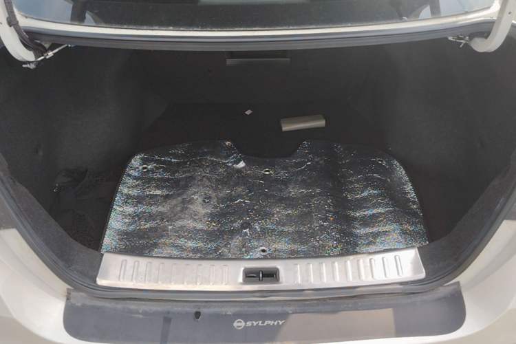 Used Nissan Sylphy 2021 Classic 1.6XL CVT Luxury Edition Trunk