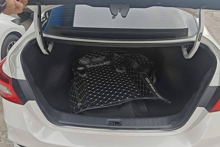 Used Nissan Sylphy 2021 Classic 1.6XL CVT Luxury Edition Trunk