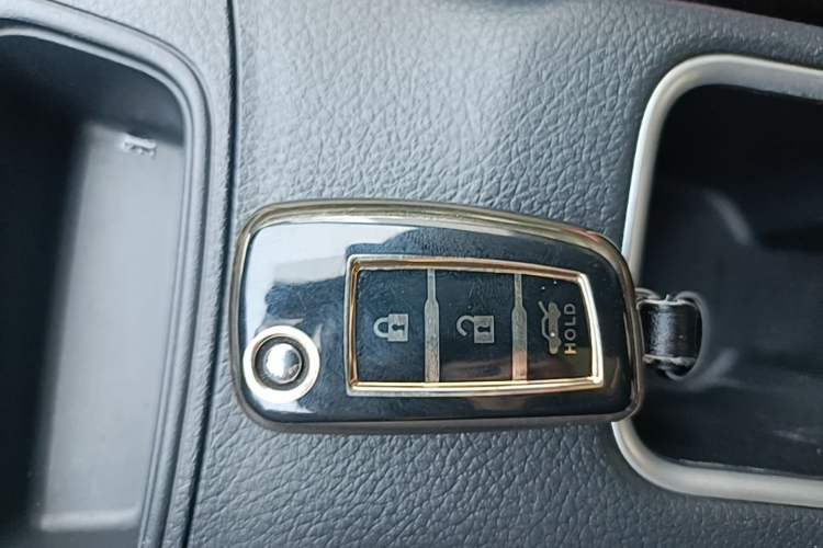 Used Nissan Sylphy 2021 Classic 1.6XL CVT Luxury Edition Vehicle Key