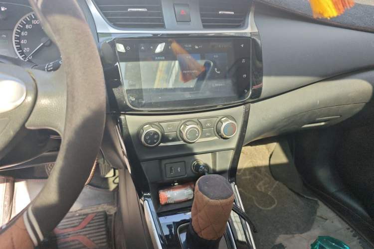 Used Nissan Sylphy 2021 Classic 1.6XL CVT Luxury Edition Audio And AC Panel