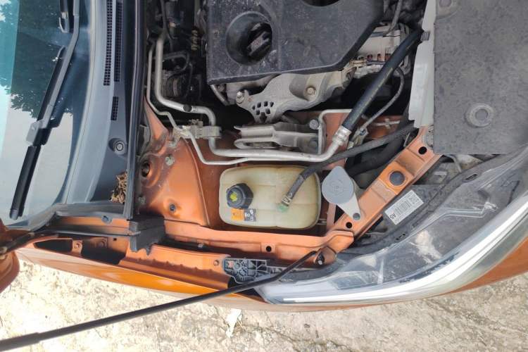 Used Nissan Sylphy 2021 1.6L TOP CVT Luxury Edition Engine Bay Right