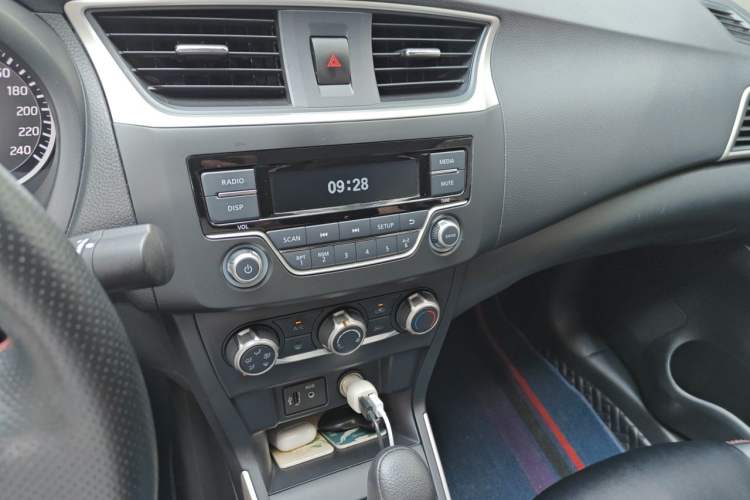 Used Nissan Sylphy 2022 Classic 1.6XE CVT Comfort Edition Audio And AC Panel