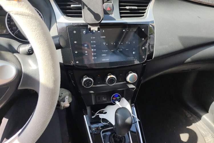 Used Nissan Sylphy 2022 Classic 1.6XL CVT Luxury Edition Audio And AC Panel