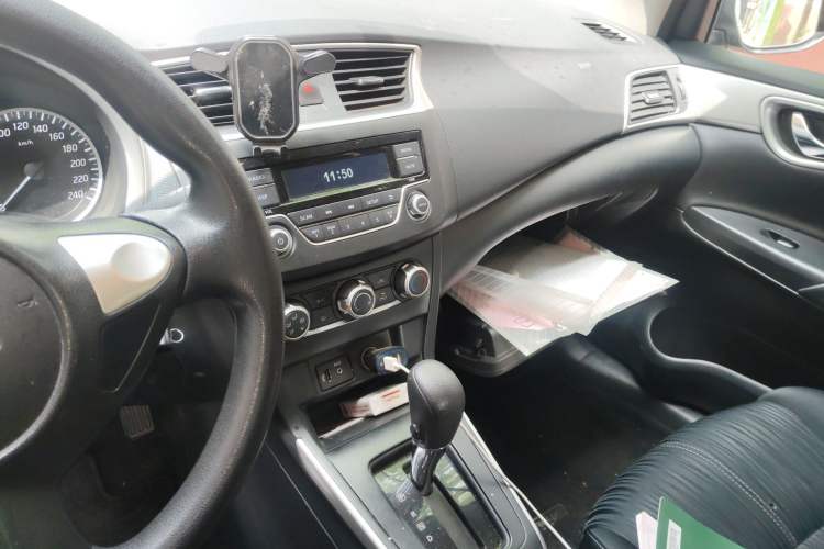 Used Nissan Sylphy 2022 Classic 1.6XE CVT Comfort Edition Audio And AC Panel
