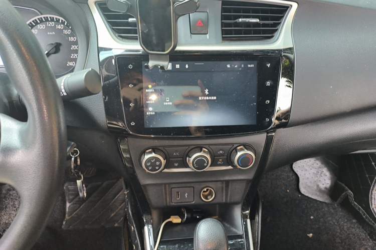 Used Nissan Sylphy 2022 Classic 1.6XL CVT Luxury Edition Audio And AC Panel