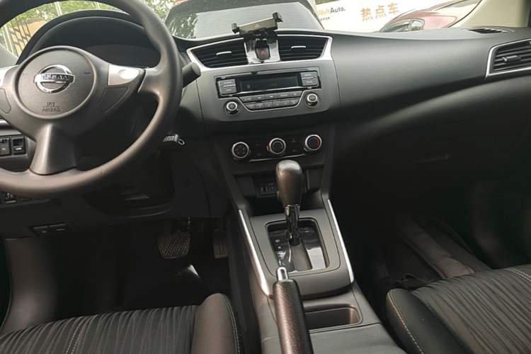 Used Nissan Sylphy 2022 Classic 1.6XE CVT Comfort Edition Audio And AC Panel