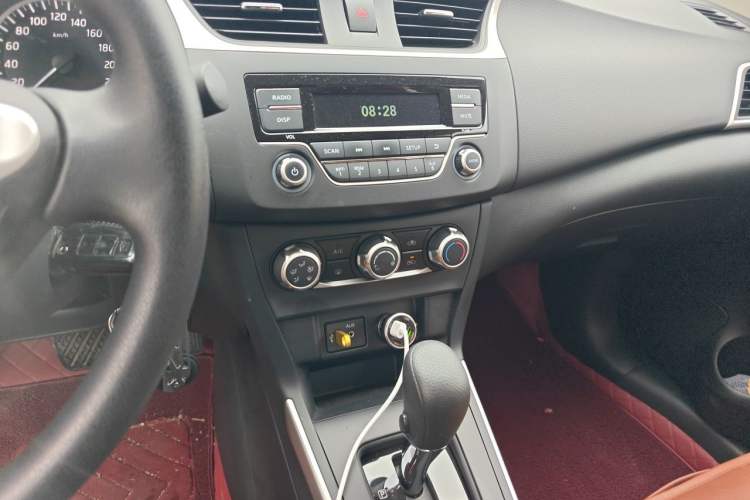 Used Nissan Sylphy 2022 Classic 1.6XE CVT Comfort Edition Audio And AC Panel