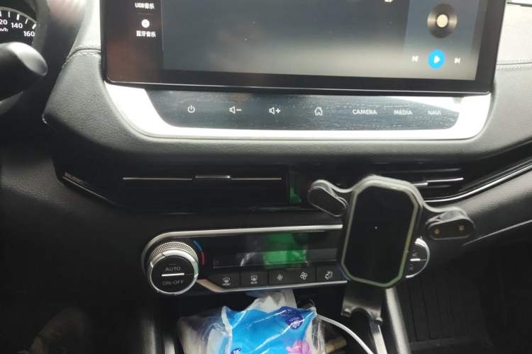 Used Nissan Sylphy 2022 All-Electric e-POWER Version with Large Display Audio And AC Panel