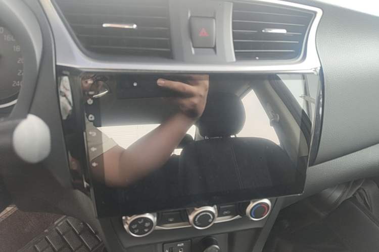 Used Nissan Sylphy 2022 Classic 1.6XE CVT Comfort Edition Audio And AC Panel