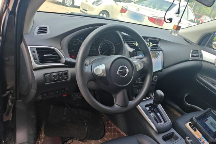 Used Nissan Sylphy 2022 Classic 1.6XE CVT Comfort Edition Center Console