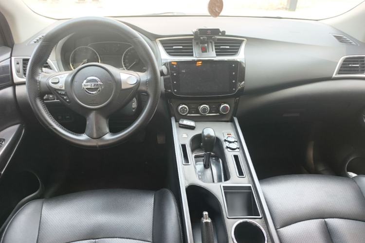 Used Nissan Sylphy 2022 Classic 1.6XL CVT Luxury Edition Center Console