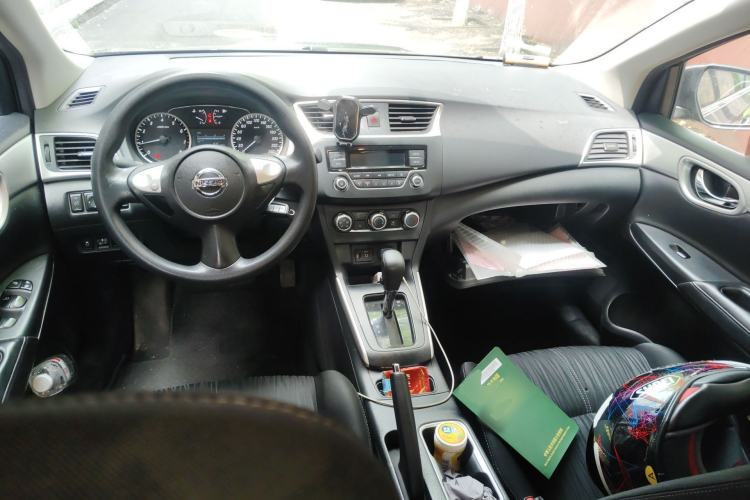 Used Nissan Sylphy 2022 Classic 1.6XE CVT Comfort Edition Center Console