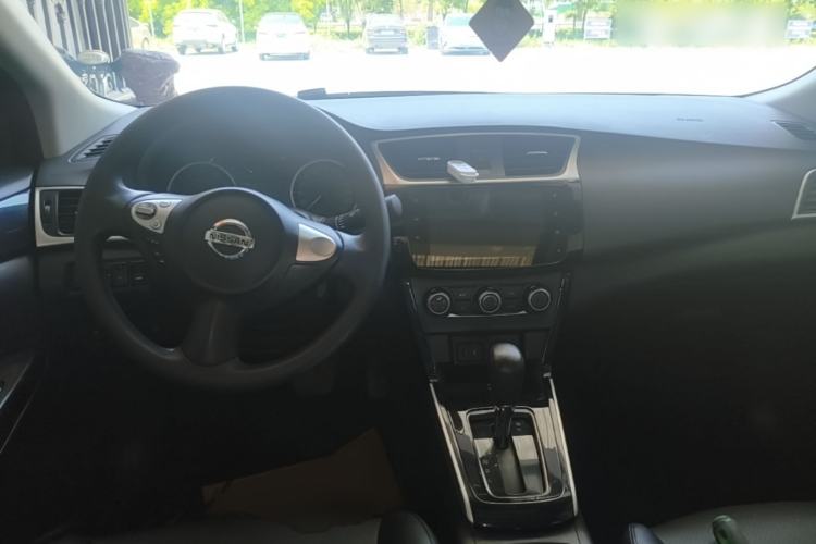 Used Nissan Sylphy 2022 Classic 1.6XL CVT Luxury Edition Center Console