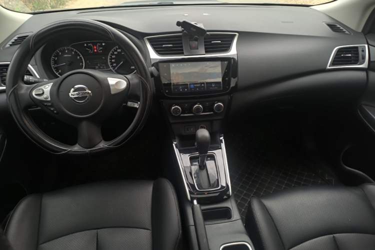 Used Nissan Sylphy 2022 Classic 1.6XL CVT Luxury Edition Center Console