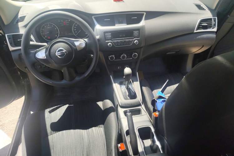 Used Nissan Sylphy 2022 Classic 1.6XE CVT Comfort Edition Center Console