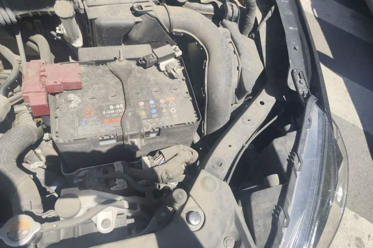 Used Nissan Sylphy 2022 Classic 1.6XE CVT Comfort Edition Engine Bay Left