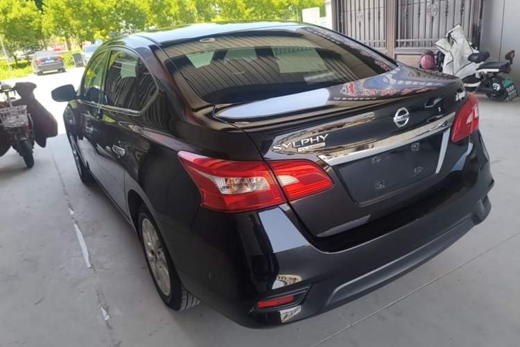 Used Nissan Sylphy 2022 Classic 1.6XL CVT Luxury Edition Exterior 2