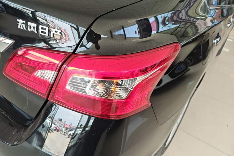 Used Nissan Sylphy 2022 Classic 1.6XL CVT Luxury Edition Exterior 3