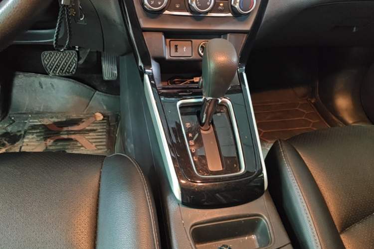 Used Nissan Sylphy 2022 Classic 1.6XL CVT Luxury Edition Gear Lever