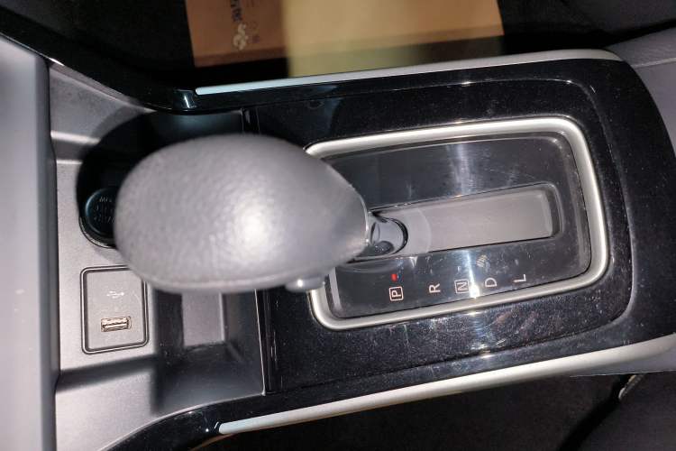 Used Nissan Sylphy 2022 Classic 1.6XL CVT Luxury Edition Gear Lever
