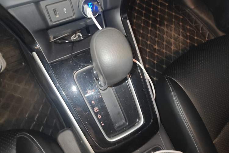 Used Nissan Sylphy 2022 Classic 1.6XL CVT Luxury Edition Gear Lever