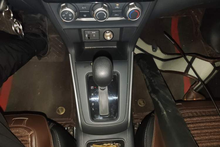 Used Nissan Sylphy 2022 Classic 1.6XE CVT Comfort Edition Gear Lever