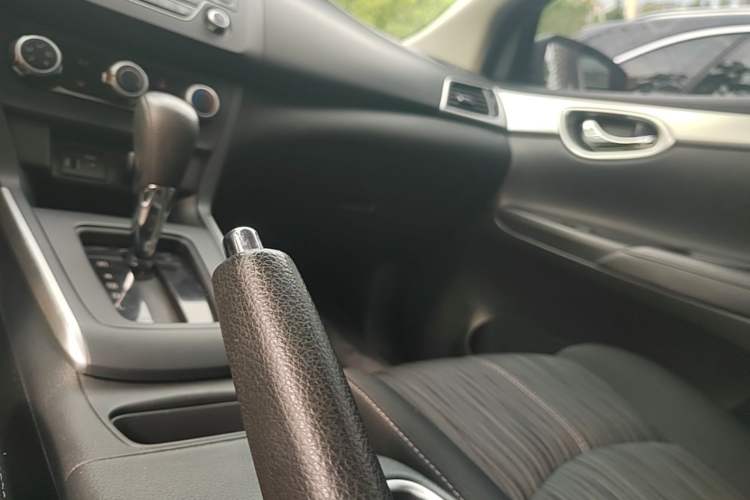 Used Nissan Sylphy 2022 Classic 1.6XE CVT Comfort Edition Gear Lever