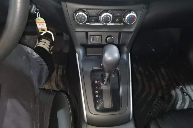 Used Nissan Sylphy 2022 Classic 1.6XE CVT Comfort Edition Gear Lever