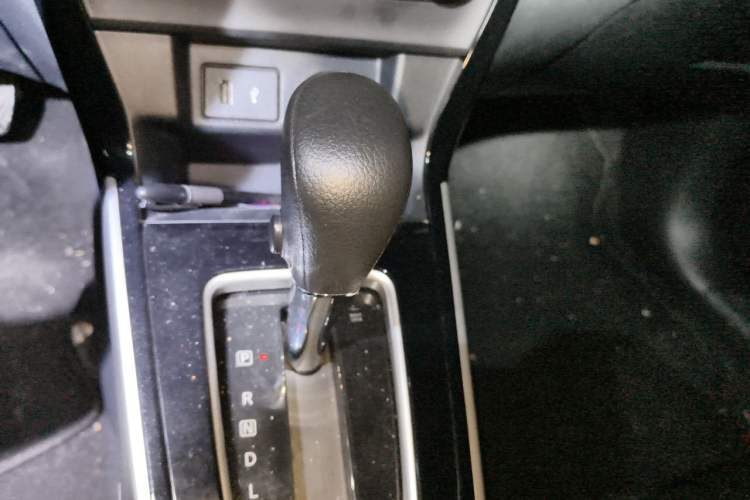 Used Nissan Sylphy 2022 Classic 1.6XL CVT Luxury Edition Gear Lever