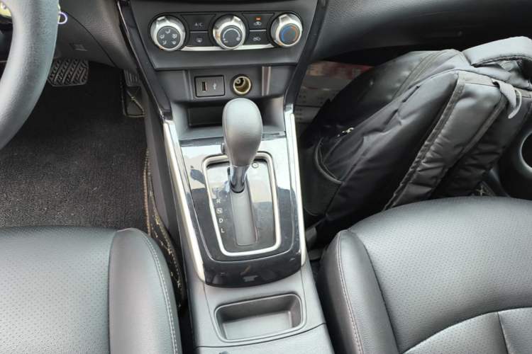 Used Nissan Sylphy 2022 Classic 1.6XL CVT Luxury Edition Gear Lever