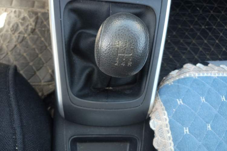 Used Nissan Sylphy 2022 Classic 1.6XE Manual Comfort Edition Gear Lever