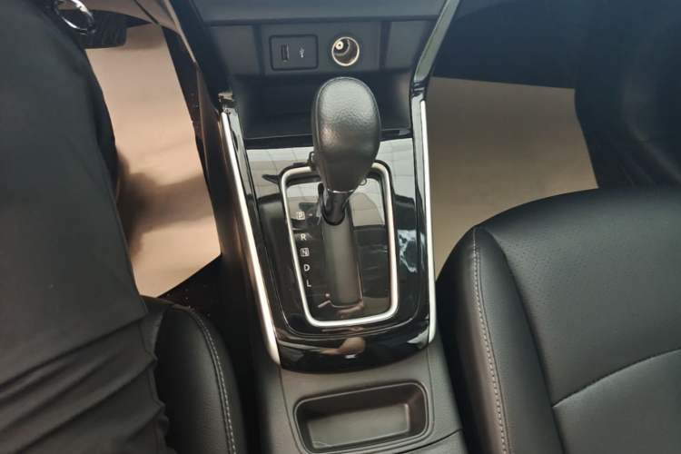 Used Nissan Sylphy 2022 Classic 1.6XL CVT Luxury Edition Gear Lever