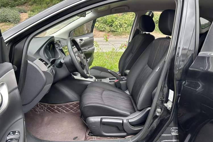 Used Nissan Sylphy 2022 Classic 1.6XE CVT Comfort Edition Interior 2