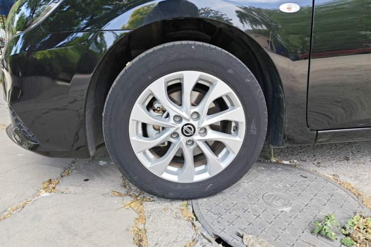 Used Nissan Sylphy 2022 Classic 1.6XE CVT Comfort Edition Left Front Wheel Hub