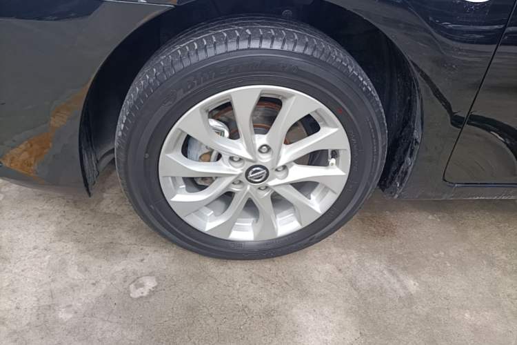 Used Nissan Sylphy 2022 Classic 1.6XL CVT Luxury Edition Left Front Wheel Hub
