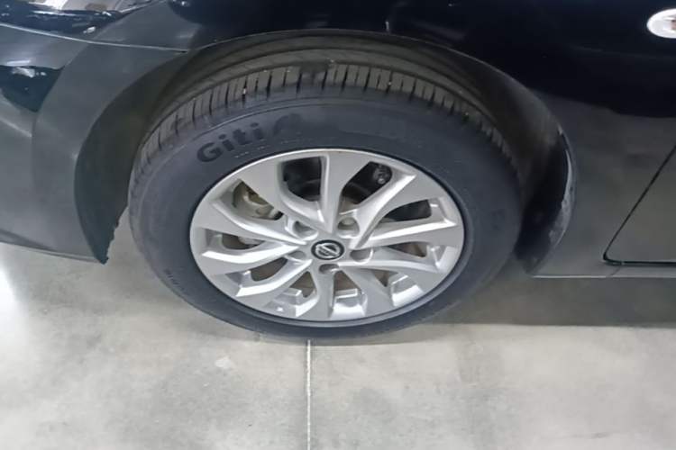 Used Nissan Sylphy 2022 Revised Version Classic 1.6XL CVT Luxury Edition Left Front Wheel Hub