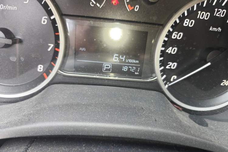 Used Nissan Sylphy 2022 Classic 1.6XE CVT Comfort Edition Odometer Close Up